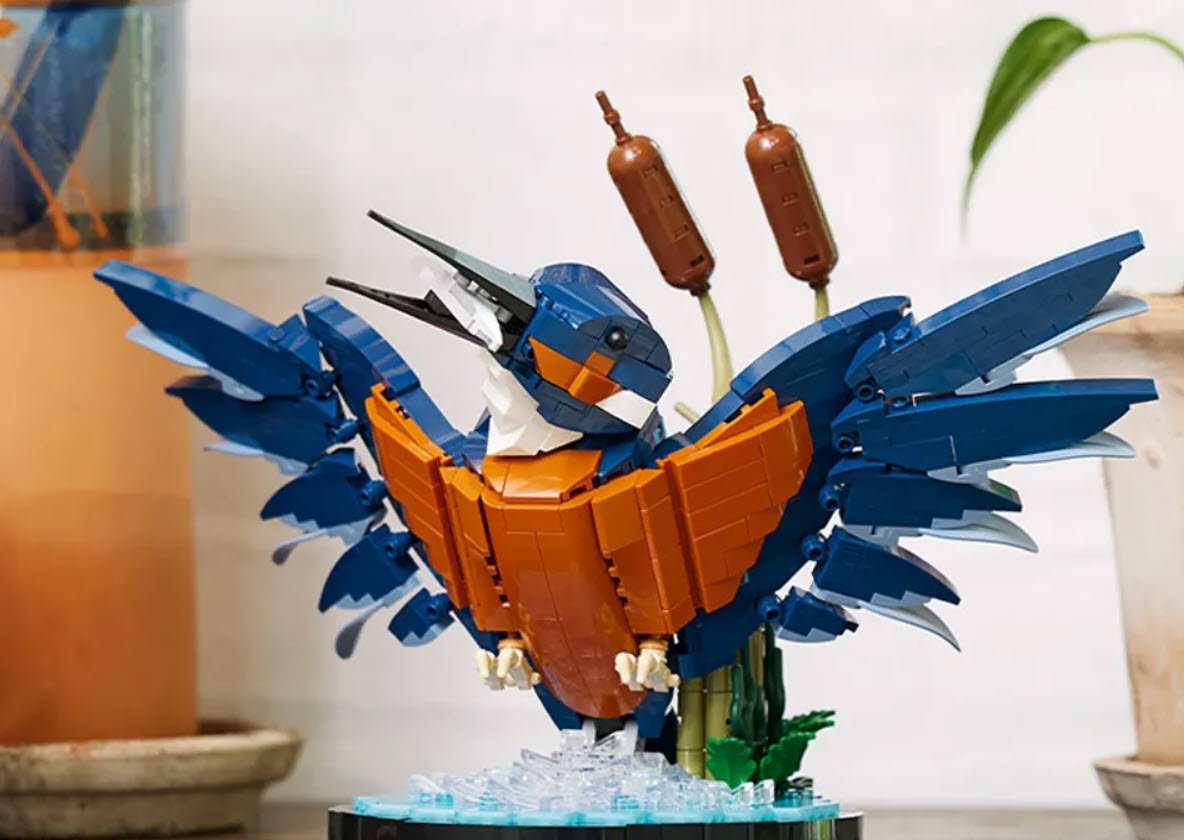 Cover image for It's a Bird...It's a Plane....It's a LEGO Kingfisher